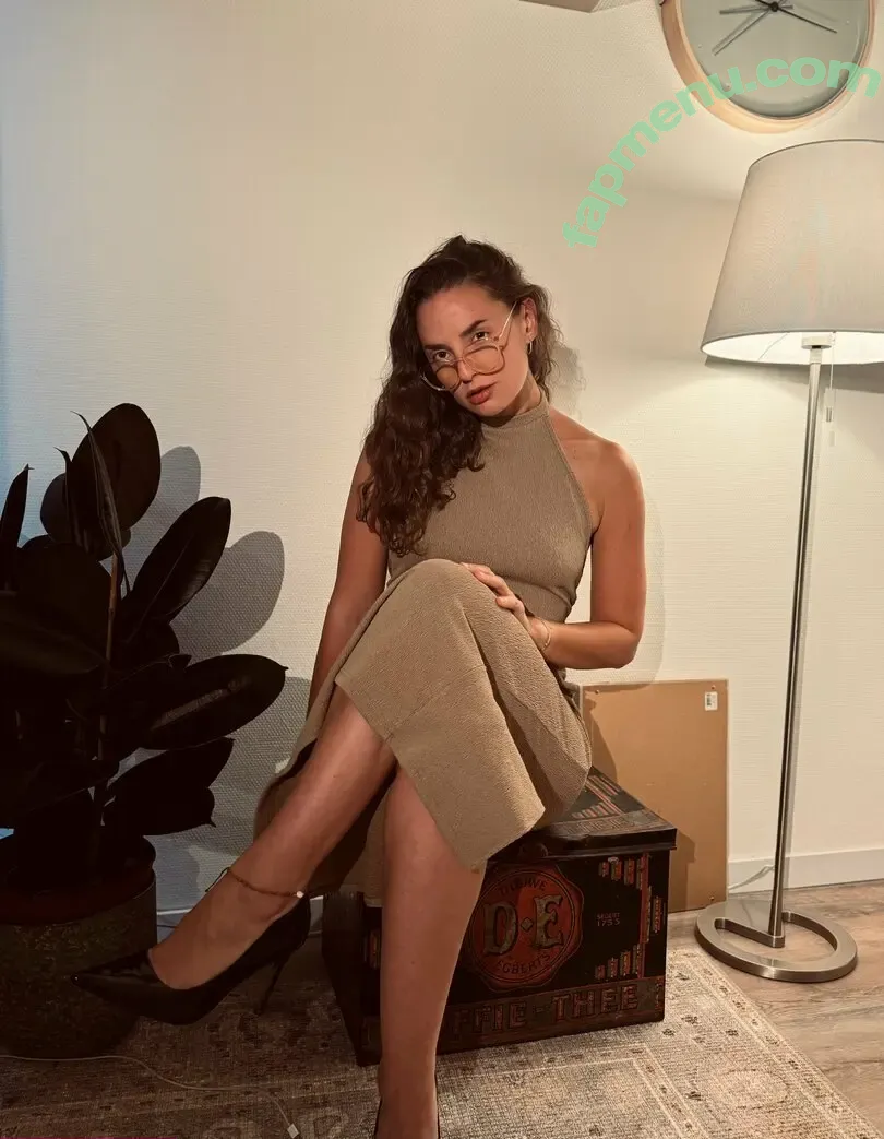 leylasspaces nude photo #0014 (leylasspaces)