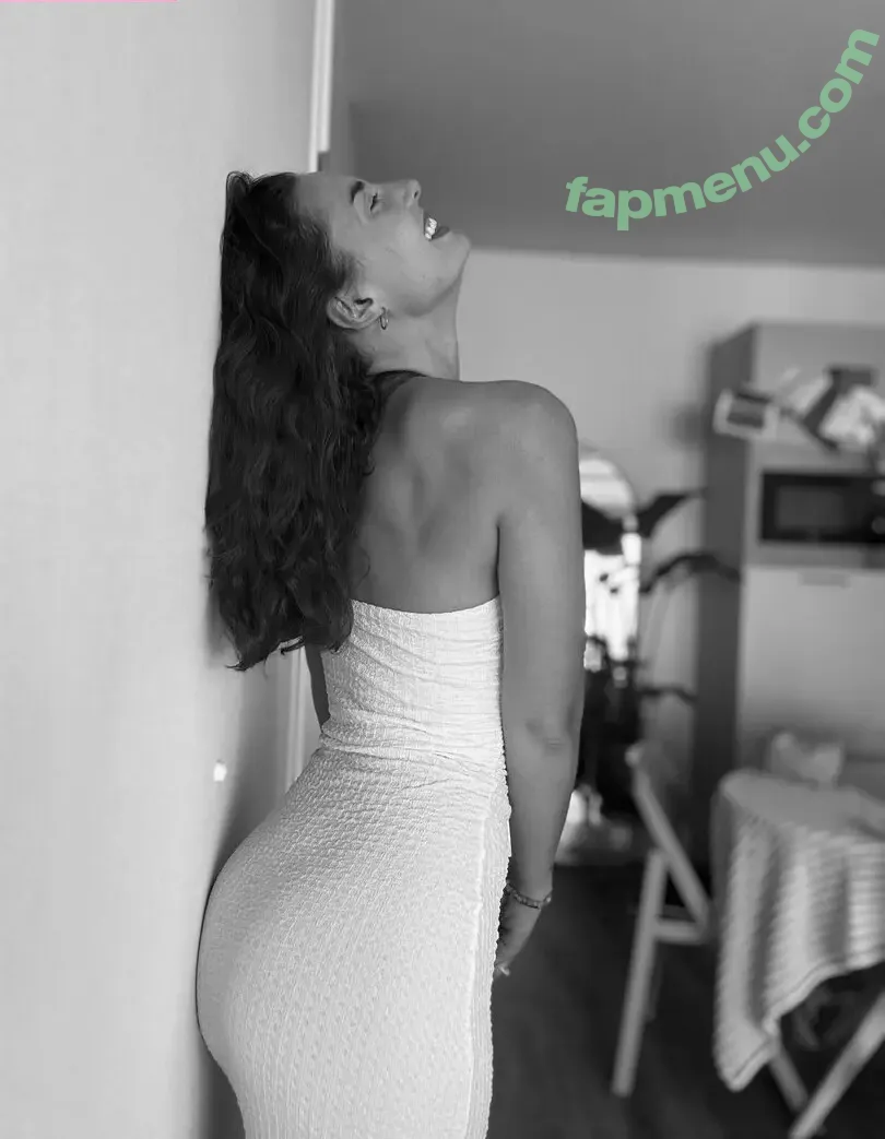 leylasspaces nude photo #0024 (leylasspaces)