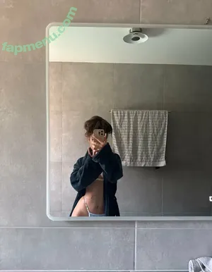 lfrxyy / l.frxy nude photo #0005