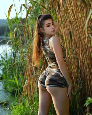 _li.si_ / Elizabeth Simonenko / Lisiflex nude photo #0006