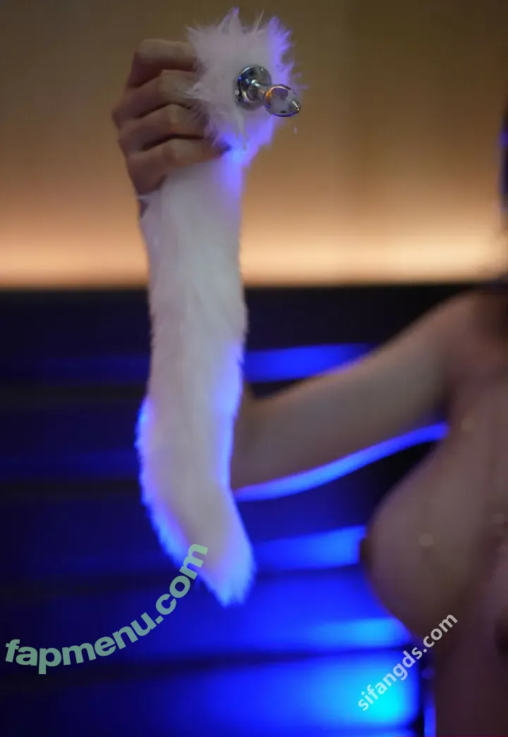 Li Yanxi nude photo #0005 (Princess Xinyan / fc.liyanxi)