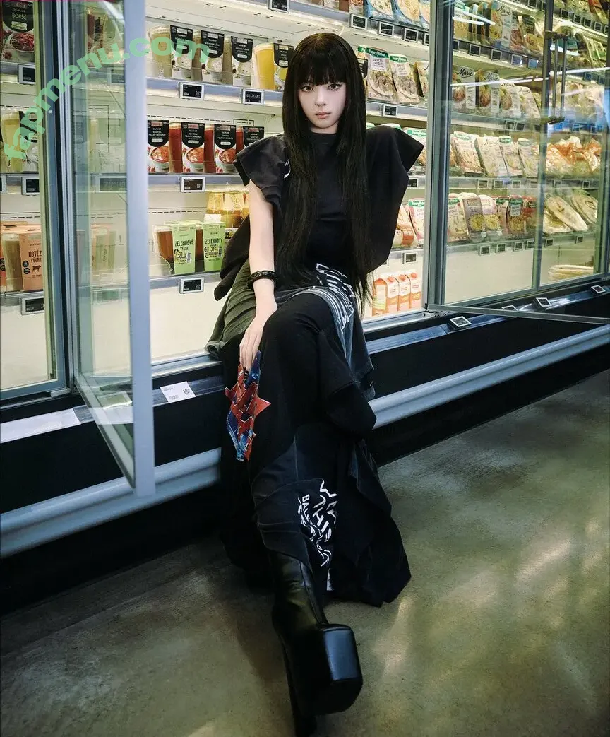 lia_loves___ nude photo #0157 (Choi Ji-su / ITZY / 최지수)