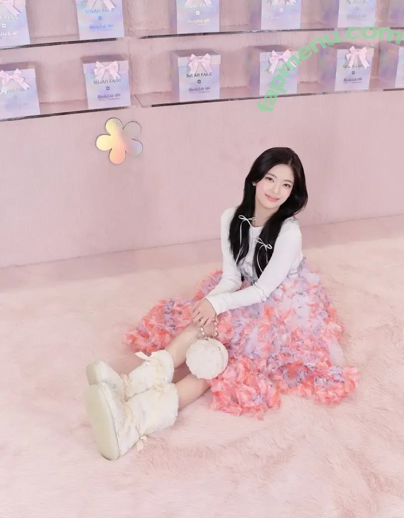 lia_loves___ nude photo #0221 (Choi Ji-su / ITZY / 최지수)