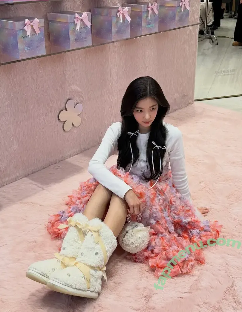 lia_loves___ nude photo #0222 (Choi Ji-su / ITZY / 최지수)