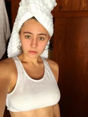 Lia Marie Johnson / LiaMarieJohnson / lia nude photo #0117