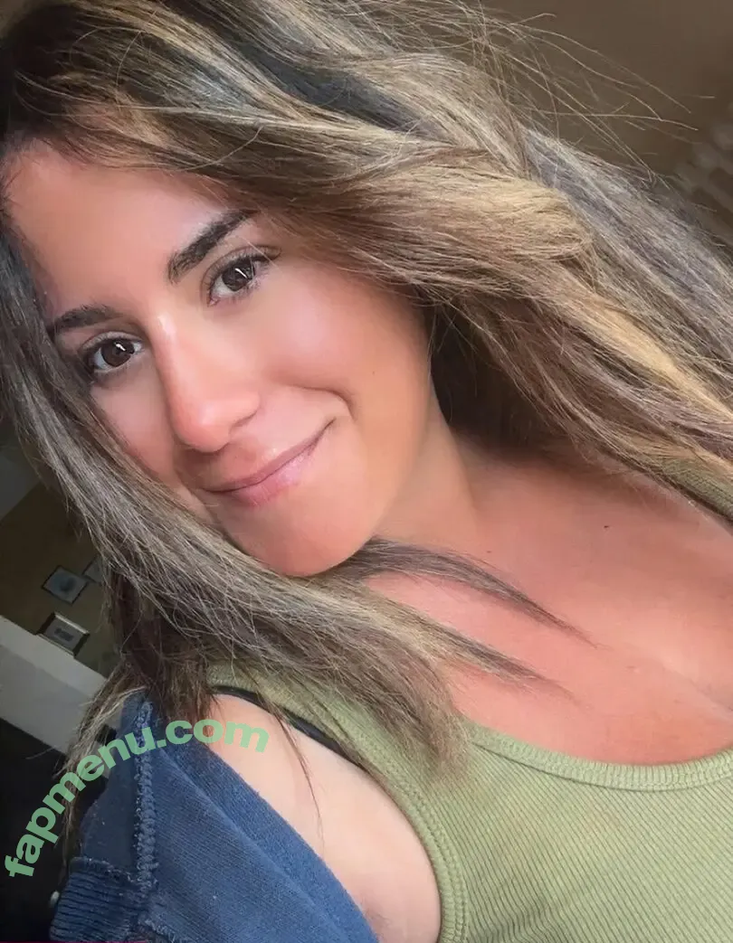 liaagrimmiee nude photo #0056 (leahremini)