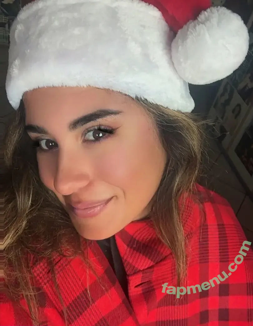 liaagrimmiee nude photo #0060 (leahremini)