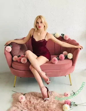  nude photo #0004