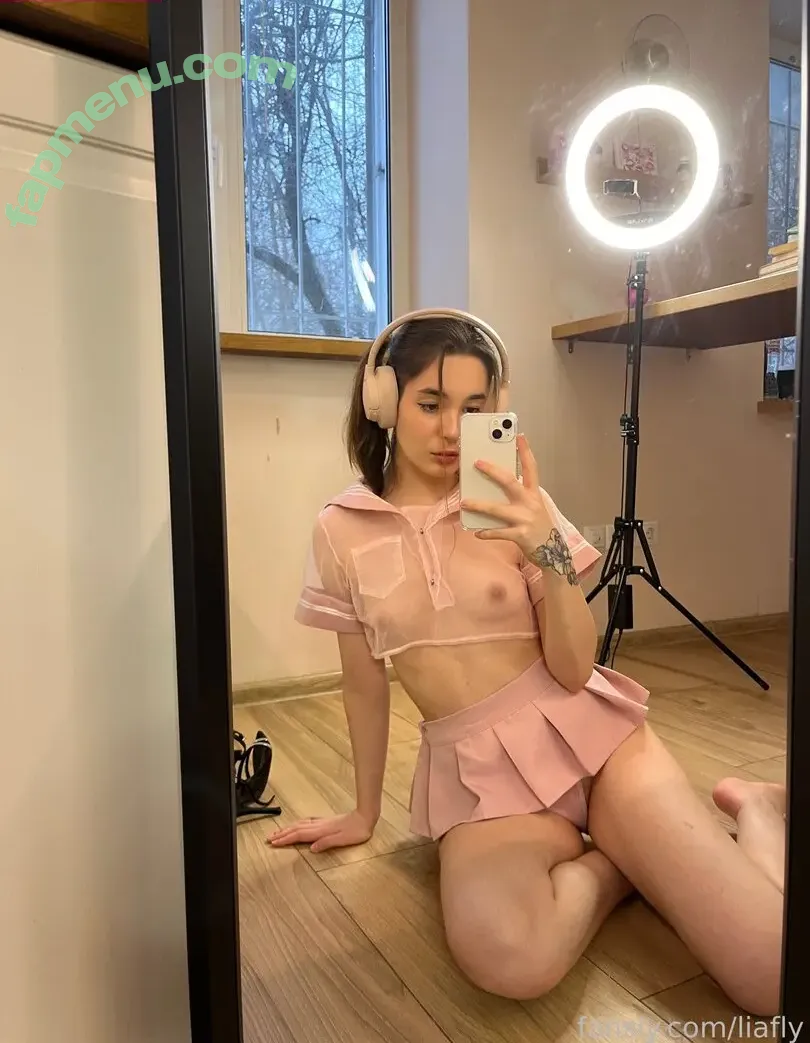 liafly nude photo #0020 (iamliafly)