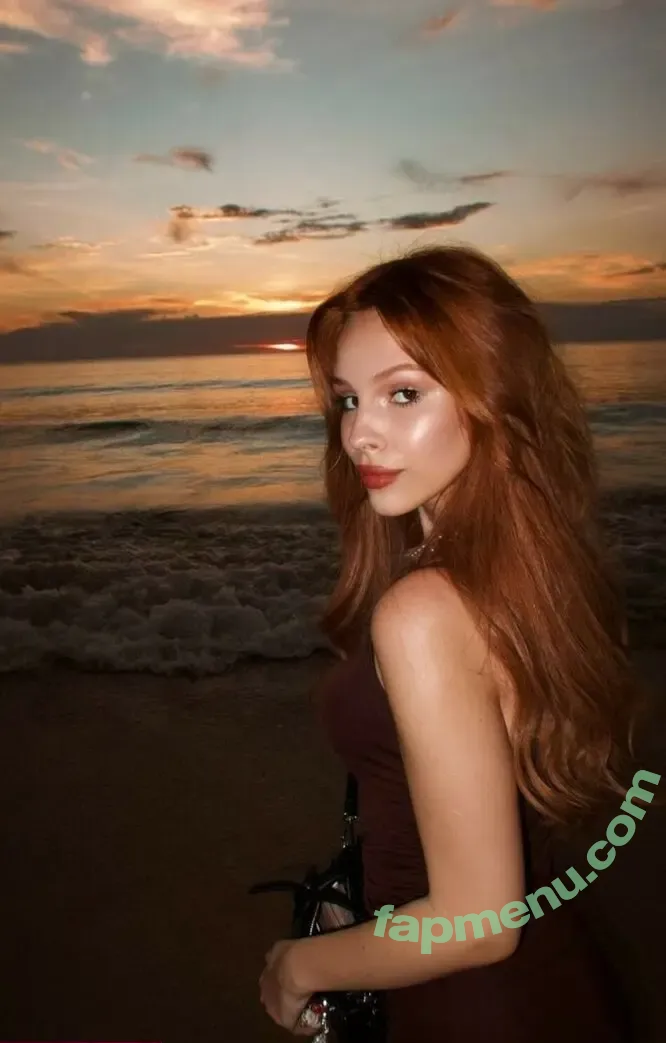 Liahstormi nude photo #0002 (Liahstormi_ / liaastormii / roserebel16)