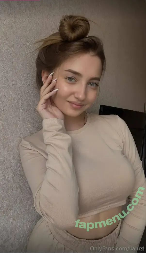 lialuxi nude photo #0075 (lialux_)