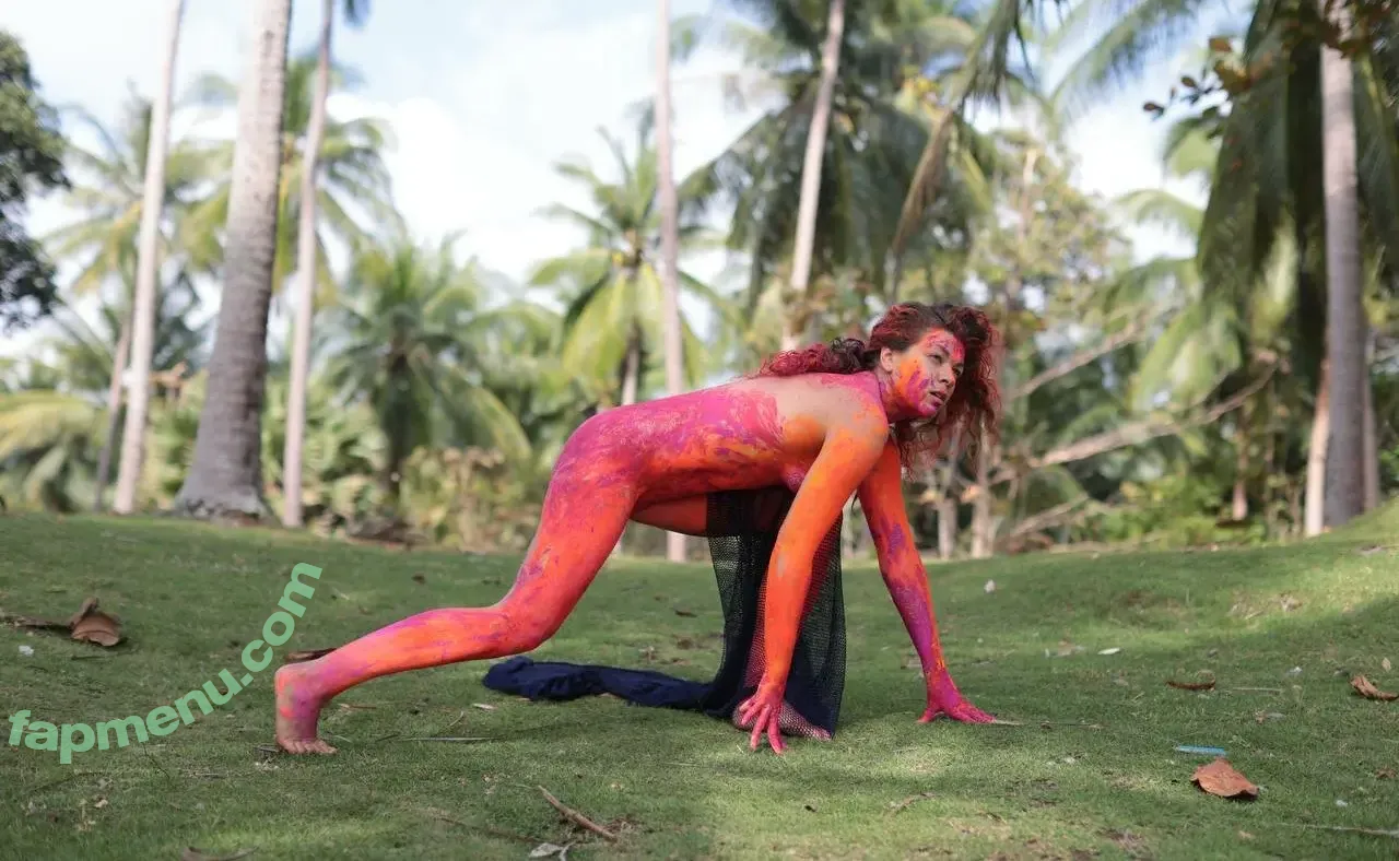 LiAnna nude photo #0032 (LiAnna863 / Liasoul5 / Lilianna)