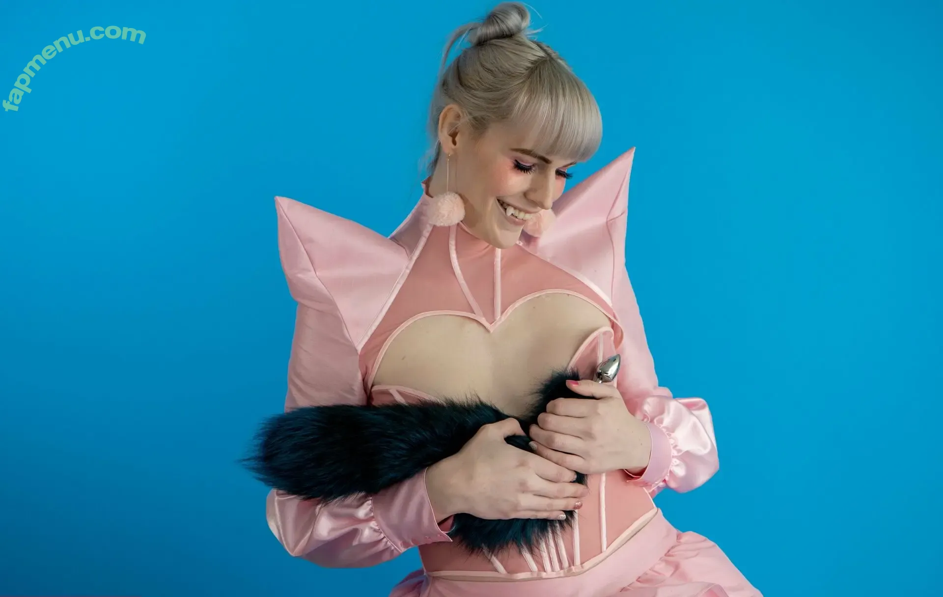 liannalawson nude photo #0121 (solsuccy)