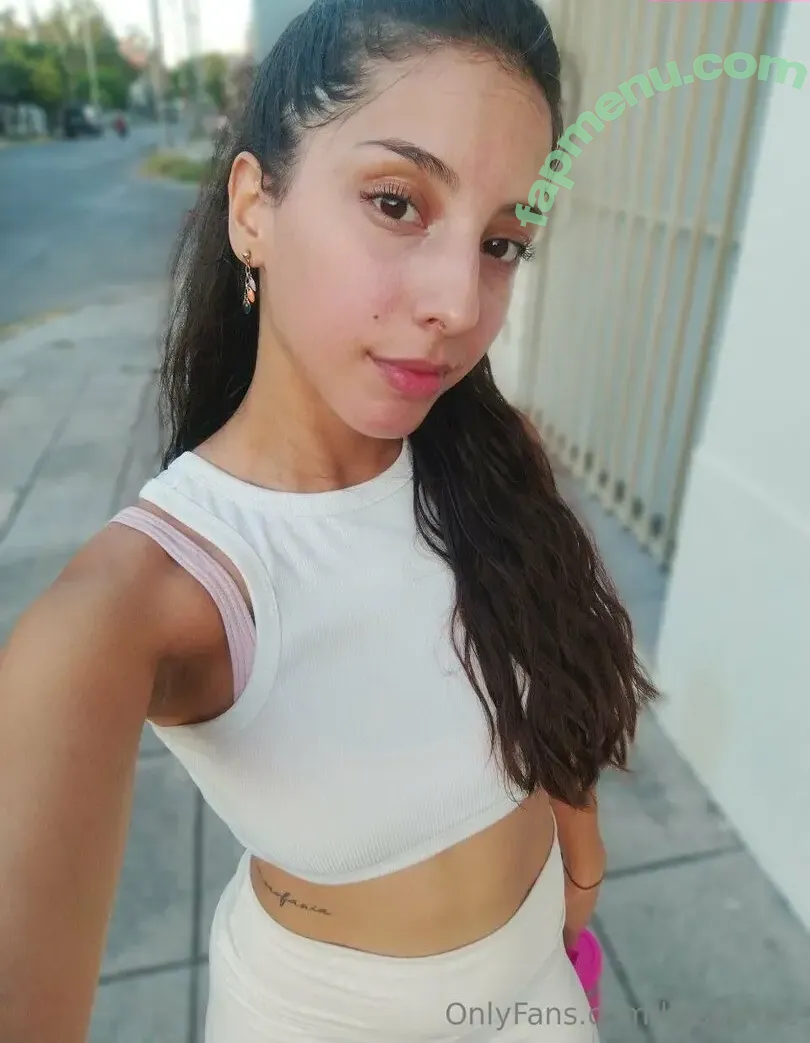 liastrokes nude photo #0018 (liastrokes)