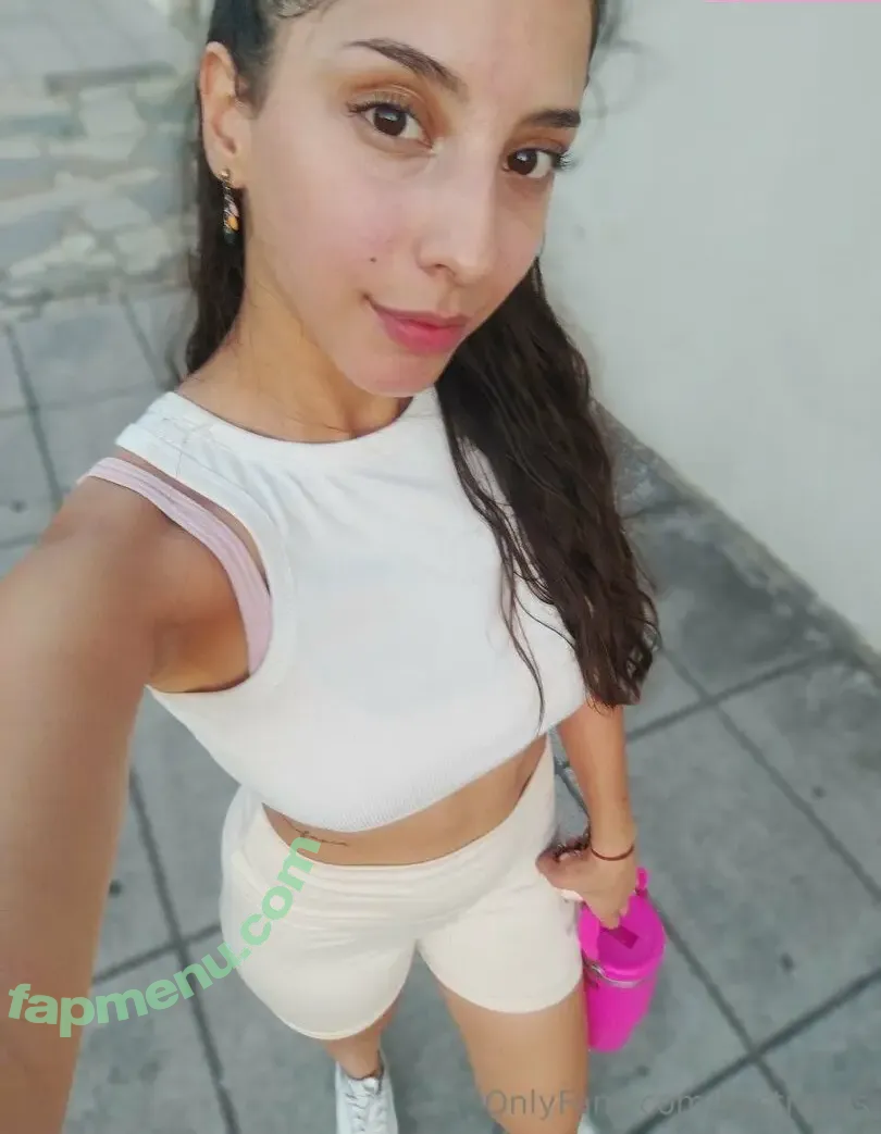 liastrokes nude photo #0021 (liastrokes)