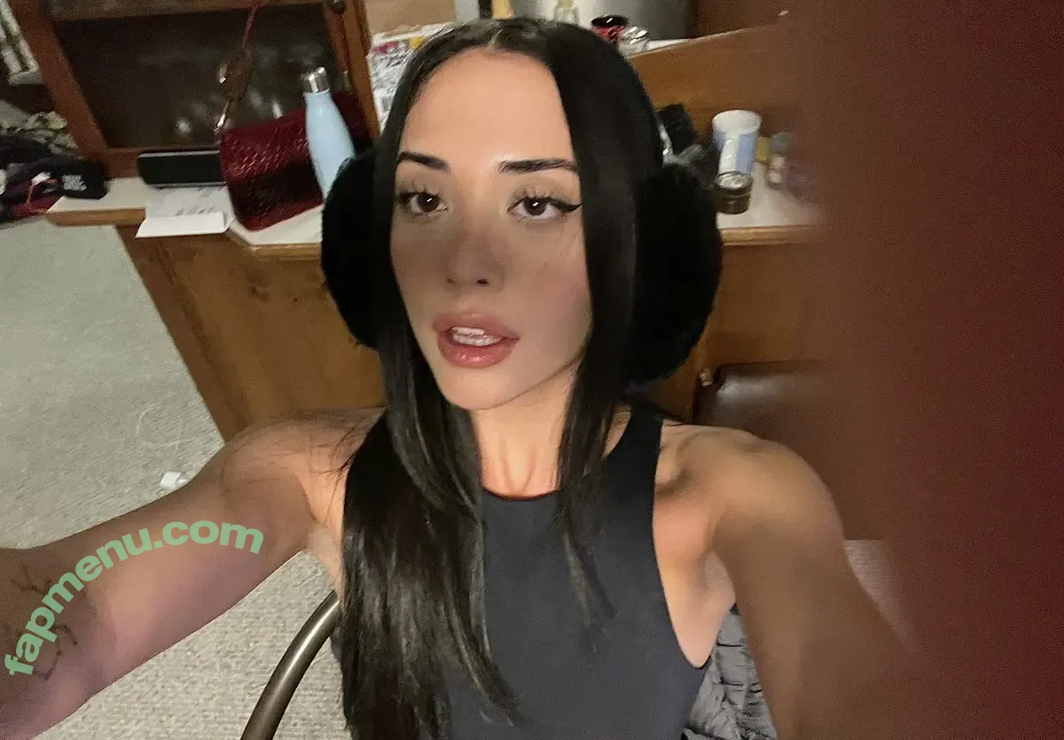 Libby333 nude photo #0007 (Crybbjuice / Livcast)