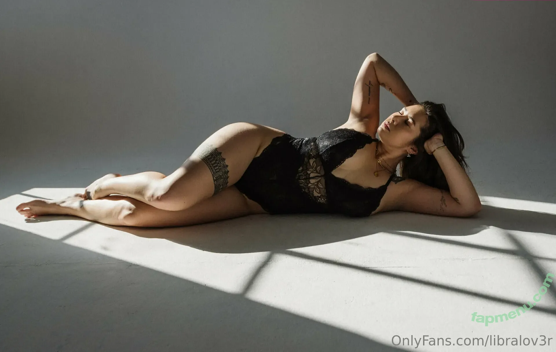 libralov3r nude photo #0017 (libralov3r)