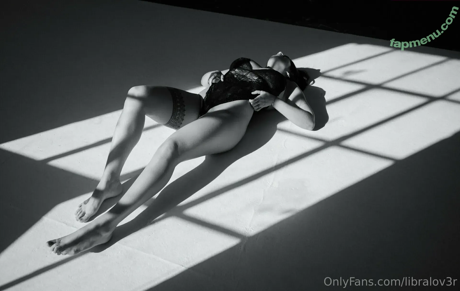 libralov3r nude photo #0018 (libralov3r)