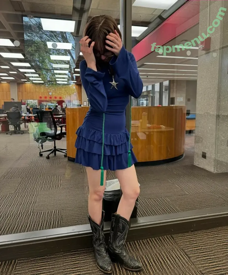 Licetown nude photo #0021 (Joe Mama / JosetteHaha)