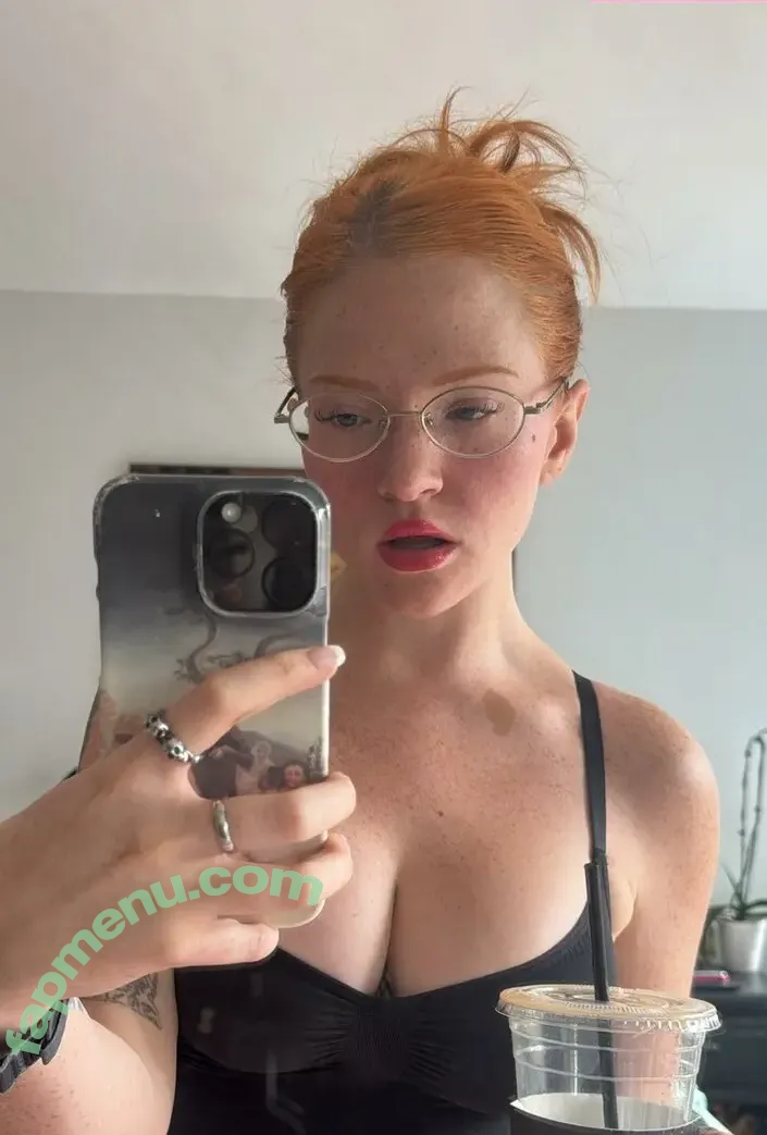 lifeisnotacaberet nude photo #0001 (lindsaylogannyc)