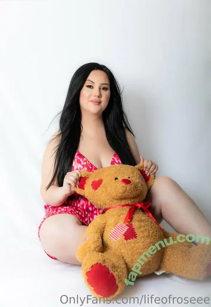 lifeofroseee nude photo #0002 (lifeofroseee)