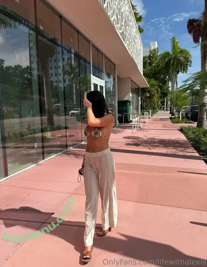 lifewithalexis nude photo #0005 (hashtagalexiss)