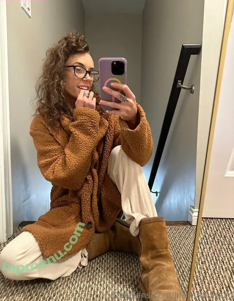 lifewithlunaxo nude photo #0013 (life.with.luna.xo)