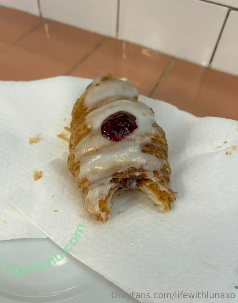 lifewithlunaxo nude photo #0071 (life.with.luna.xo)