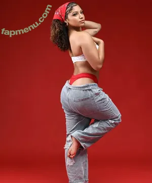 lightskin /  / beautiful.lightskins / light skin / mixed black & white girl nude photo #0756