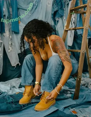 lightskin /  / beautiful.lightskins / light skin / mixed black & white girl nude photo #0780