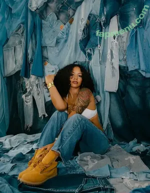 lightskin /  / beautiful.lightskins / light skin / mixed black & white girl nude photo #0781