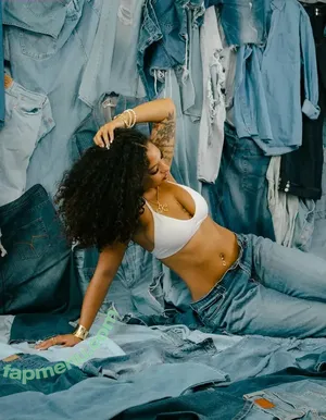 lightskin /  / beautiful.lightskins / light skin / mixed black & white girl nude photo #0786