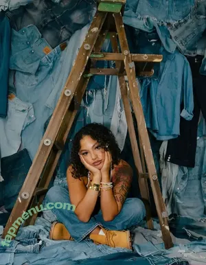 lightskin /  / beautiful.lightskins / light skin / mixed black & white girl nude photo #0792