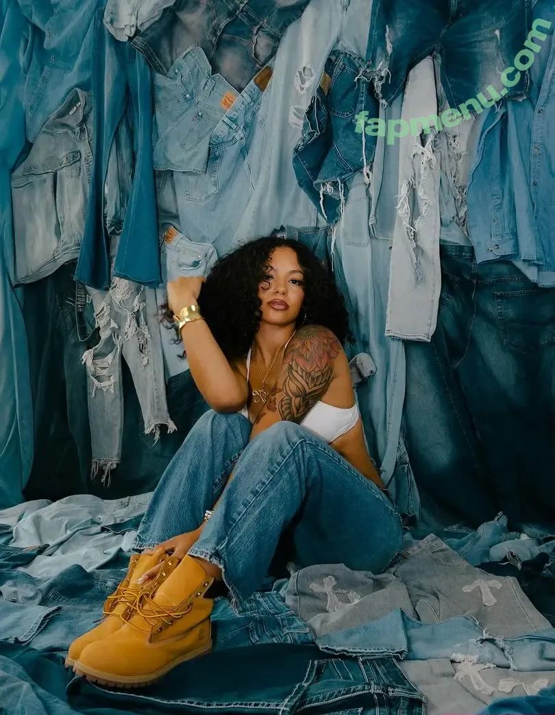 lightskin nude photo #0781 ( / beautiful.lightskins / light skin / mixed black & white girl)