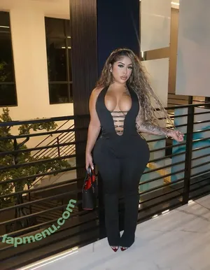 lightskin /  / beautiful.lightskins / light skin / mixed black & white girl nude photo #1109