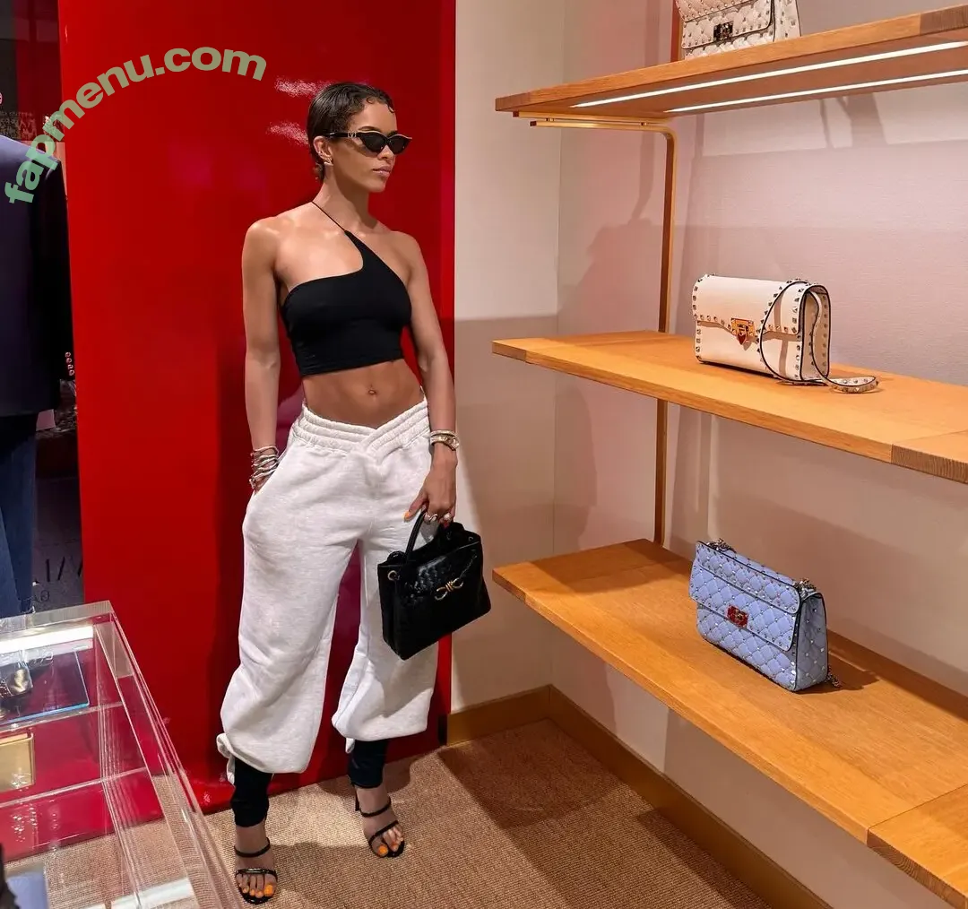 lightskin nude photo #1078 ( / beautiful.lightskins / light skin / mixed black & white girl)