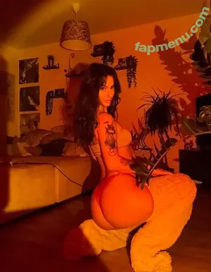 likebaklava / Deliya Pekkan / Oelkanister nude photo #0063