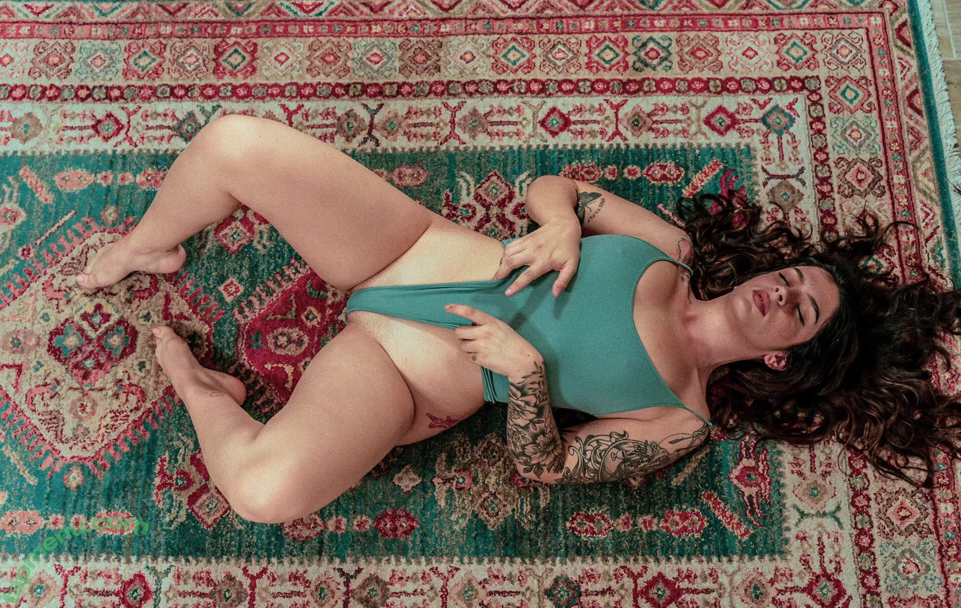 likethebugortheletter nude photo #0013 (likethebugortheletter)