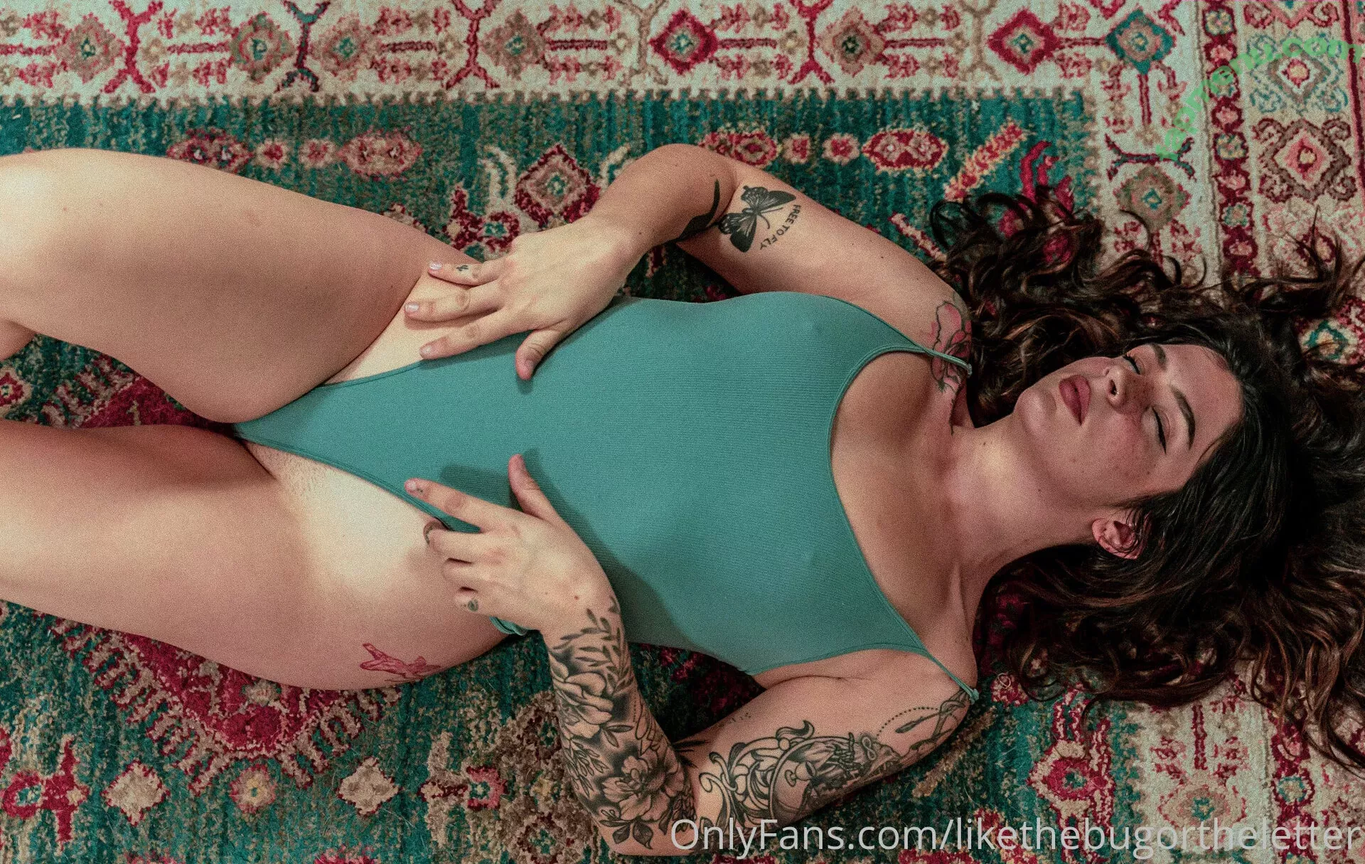 likethebugortheletter nude photo #0014 (likethebugortheletter)