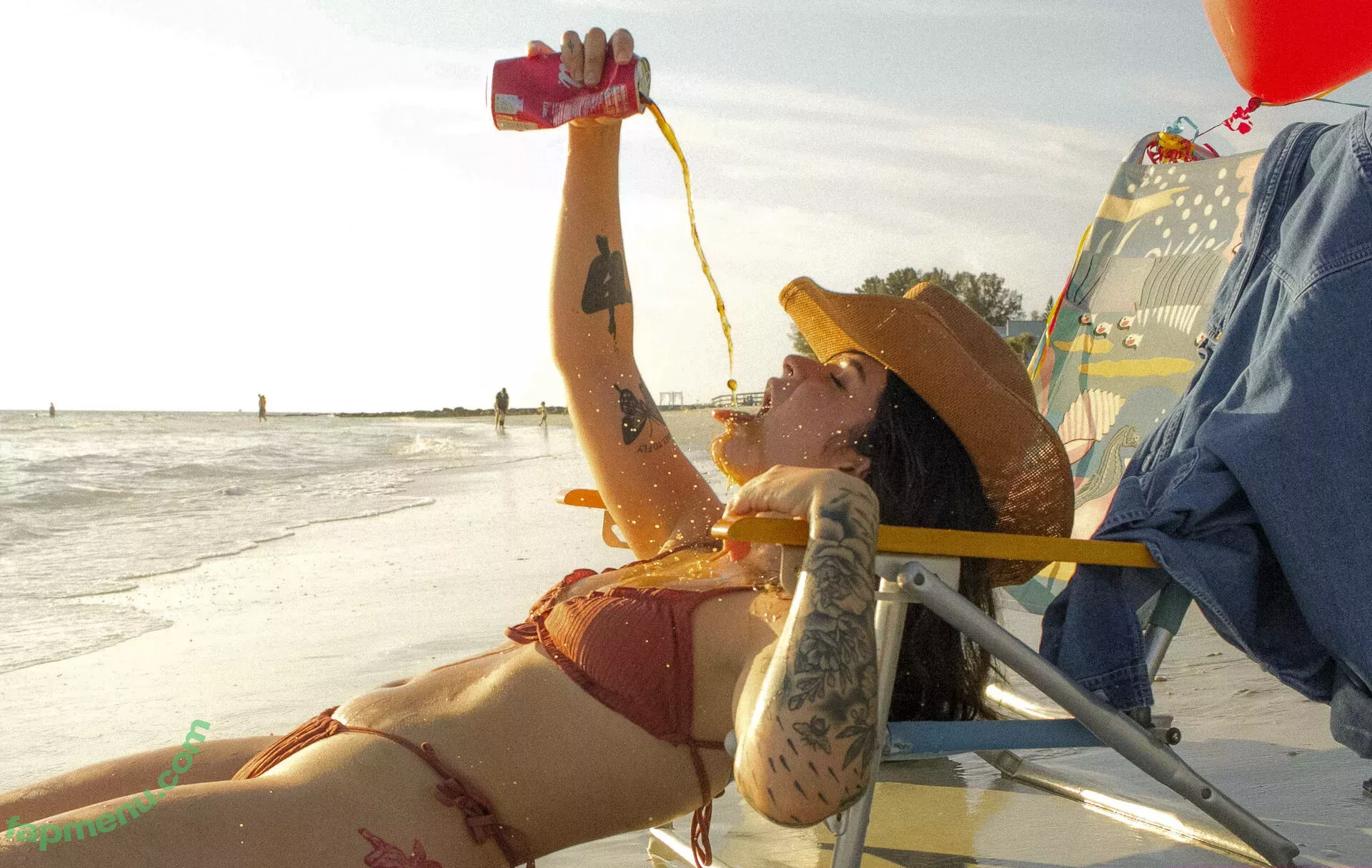likethebugortheletter nude photo #0090 (likethebugortheletter)