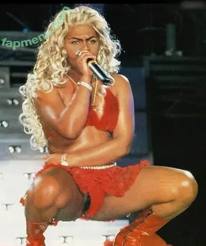 Lil' Kim / lilkimthequeenbee nude photo #0025