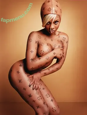 Lil' Kim / lilkimthequeenbee nude photo #0030