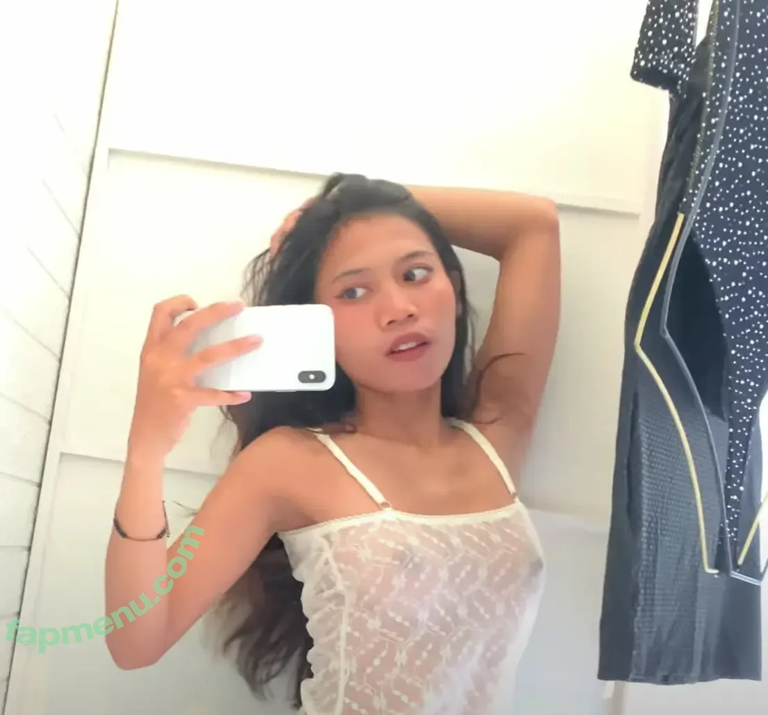 Lil Europa nude photo #0019 (lil_europa / lil_europe)