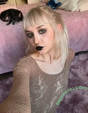 lil_lunabell / lill.unabelle nude photo #0069