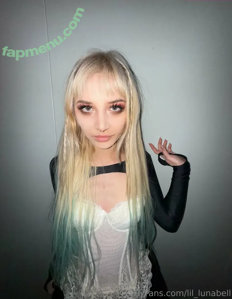 lil_lunabell nude photo #0064 (lill.unabelle)