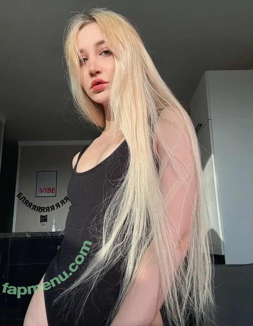 lil_lunabell nude photo #0088 (lill.unabelle)