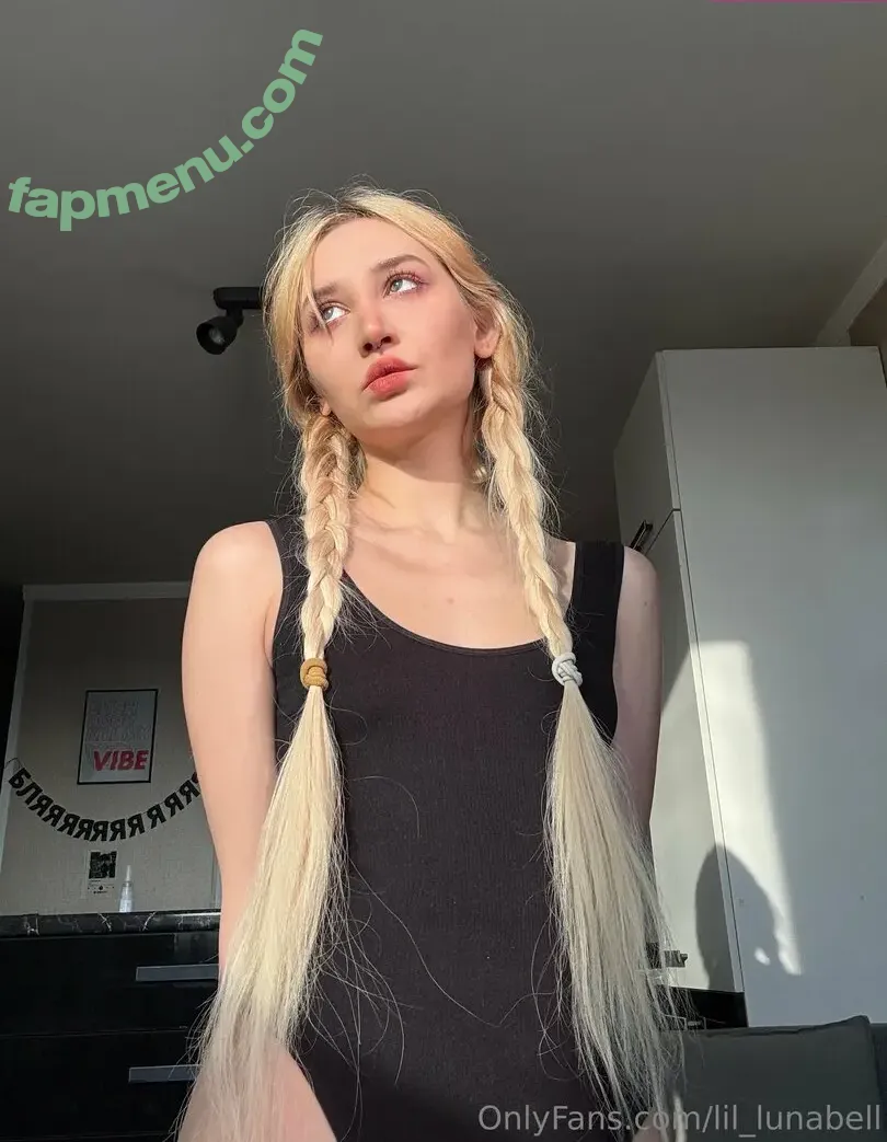 lil_lunabell nude photo #0096 (lill.unabelle)