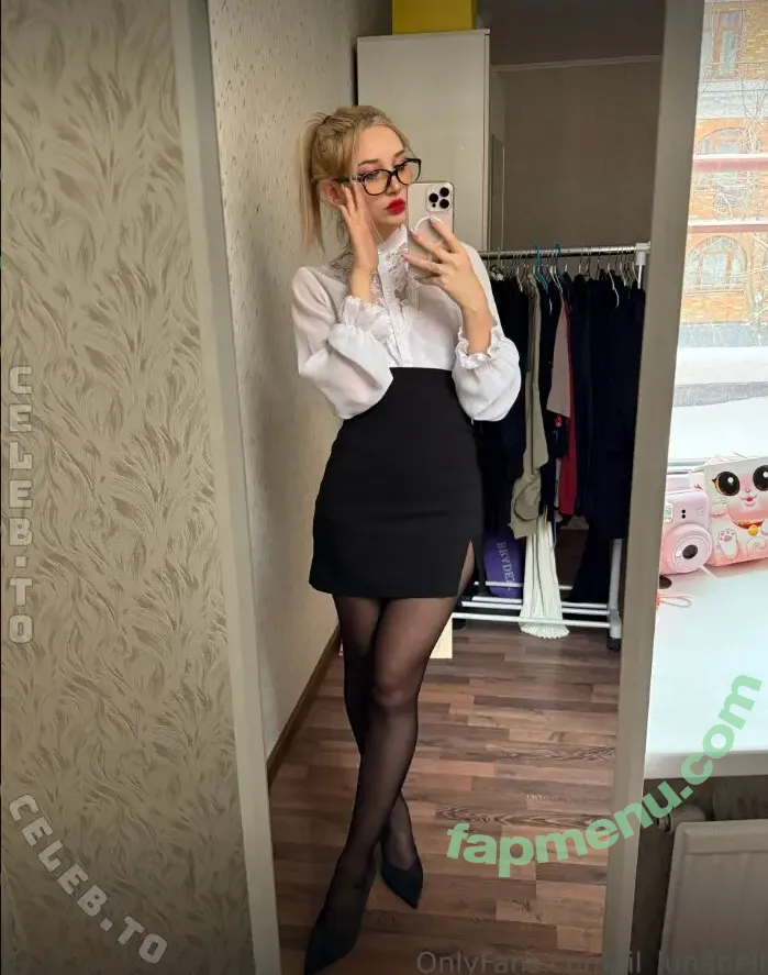 lil_lunabell nude photo #0143 (lill.unabelle)