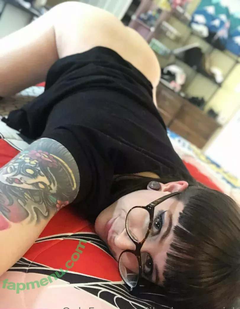 lil-missmaverick nude photo #0149 (miss_midnight_maverick)