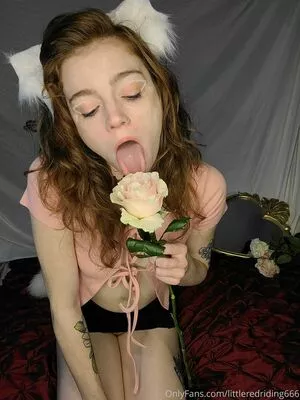 lil.red.rae666 / lilredtharapper nude photo #0009